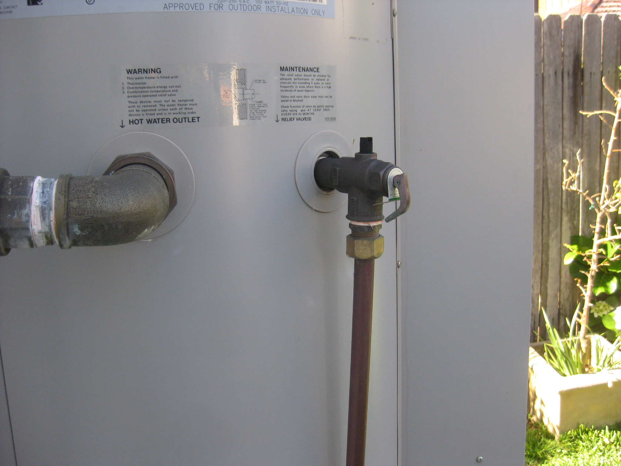 T&PR valve on mains pressure external gas water heater